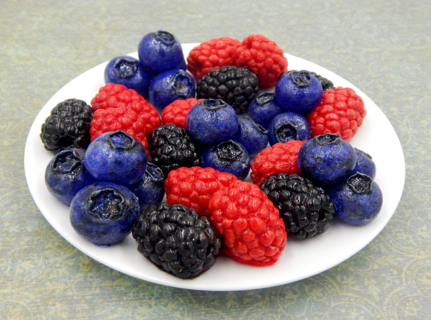 Mixed 3 Berry Cluster (MP14-161)
