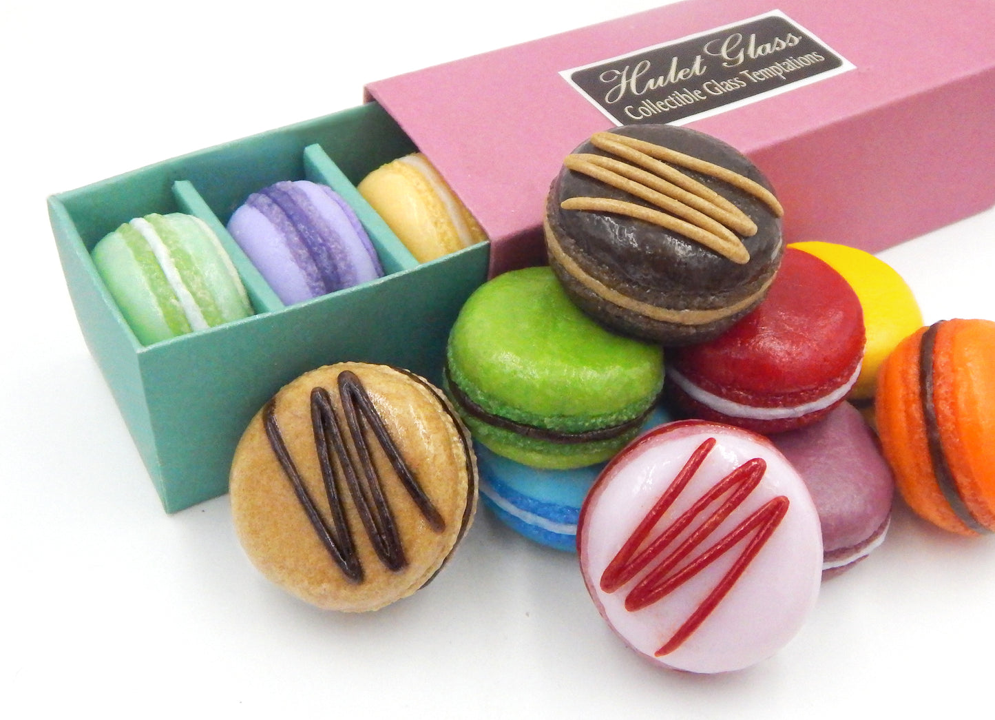 Red Velvet Macaron (MAC11-110+)