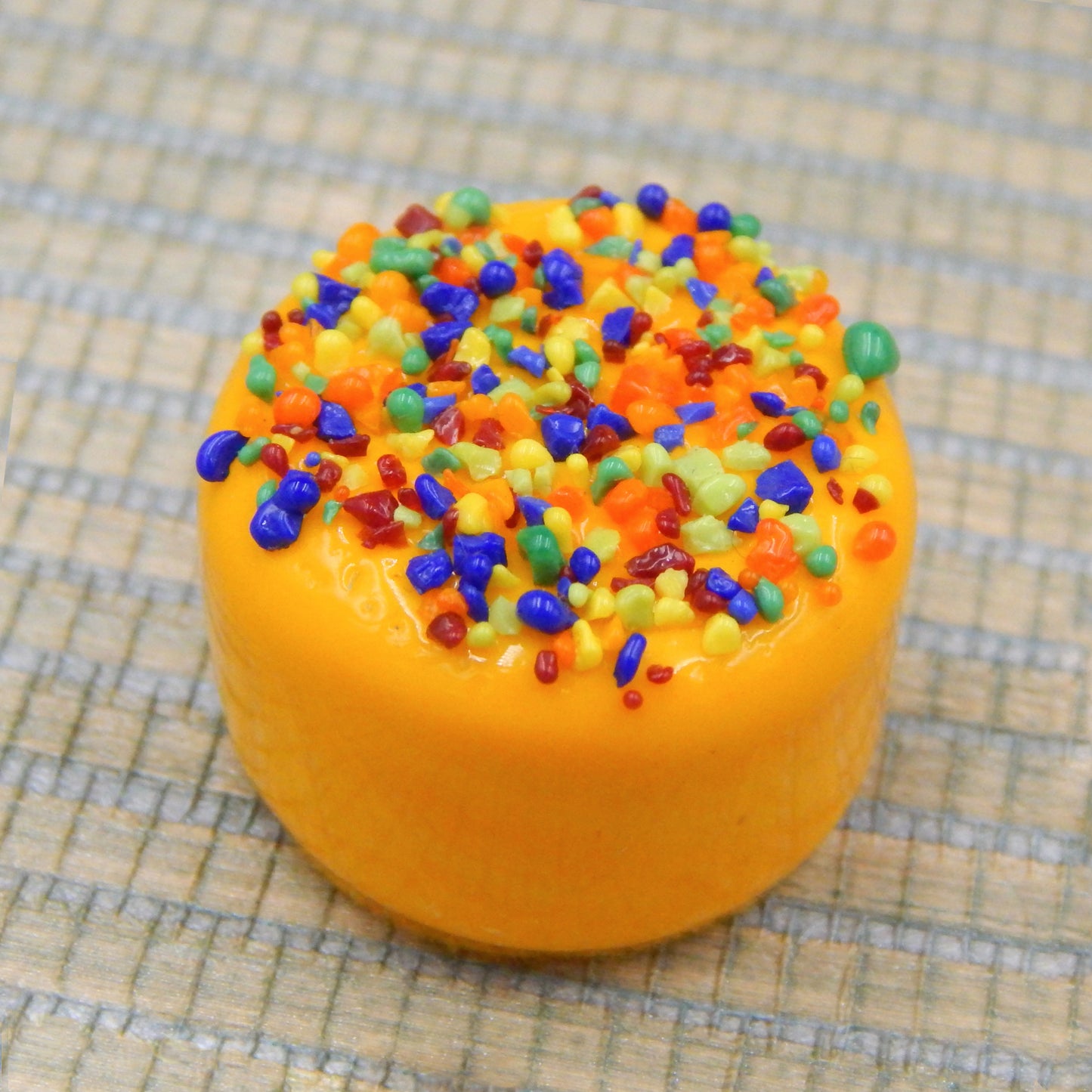 Mango Chocolate with Bright Sprinkles (12-121Gx)