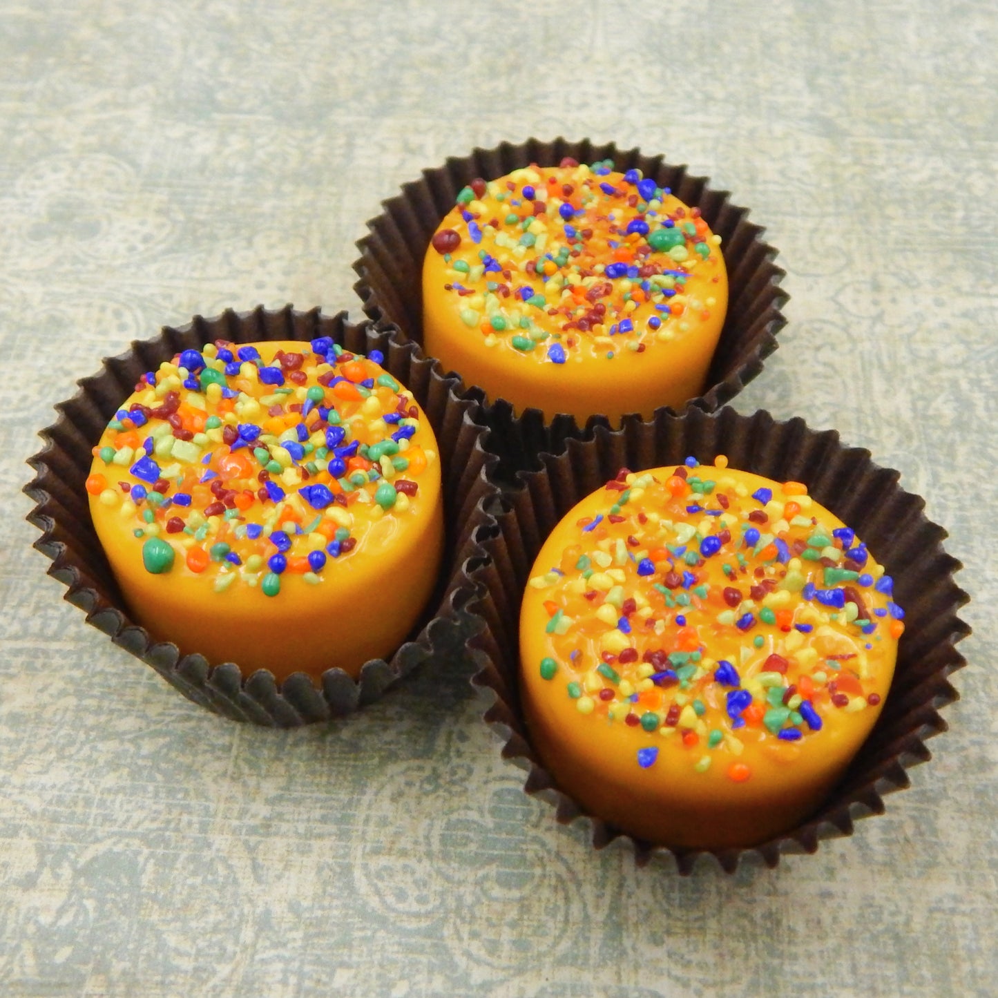 Mango Chocolate with Bright Sprinkles (12-121Gx)