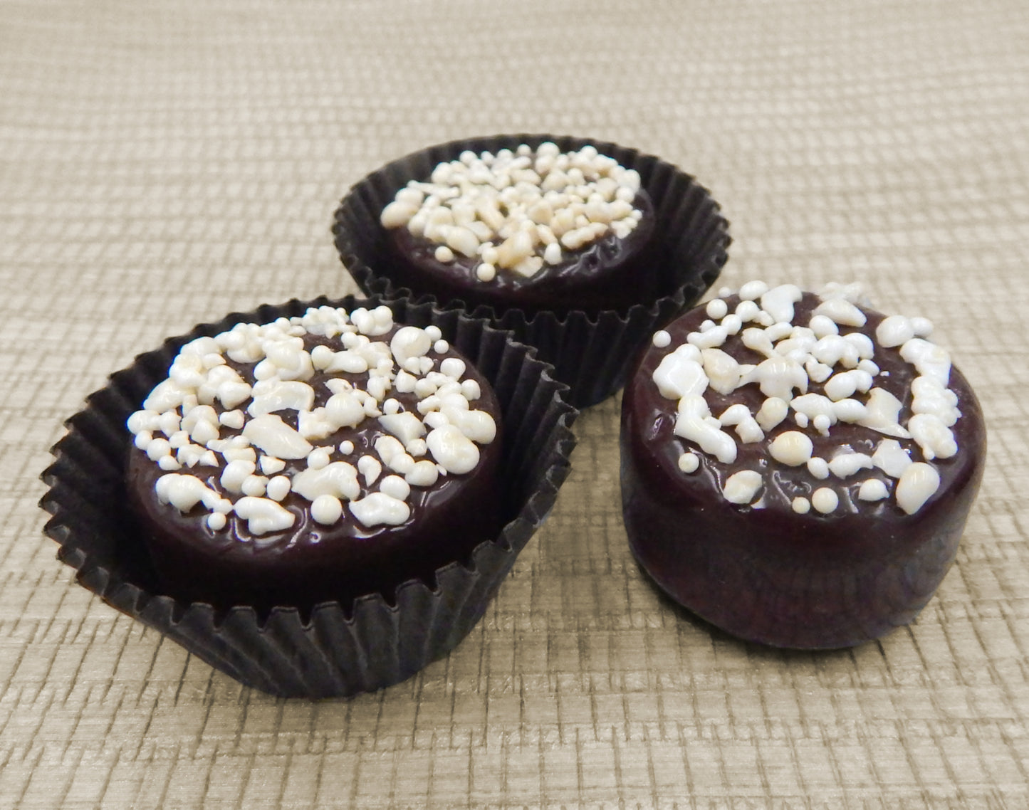 Chocolate Topped with Nuts (12-131CV)