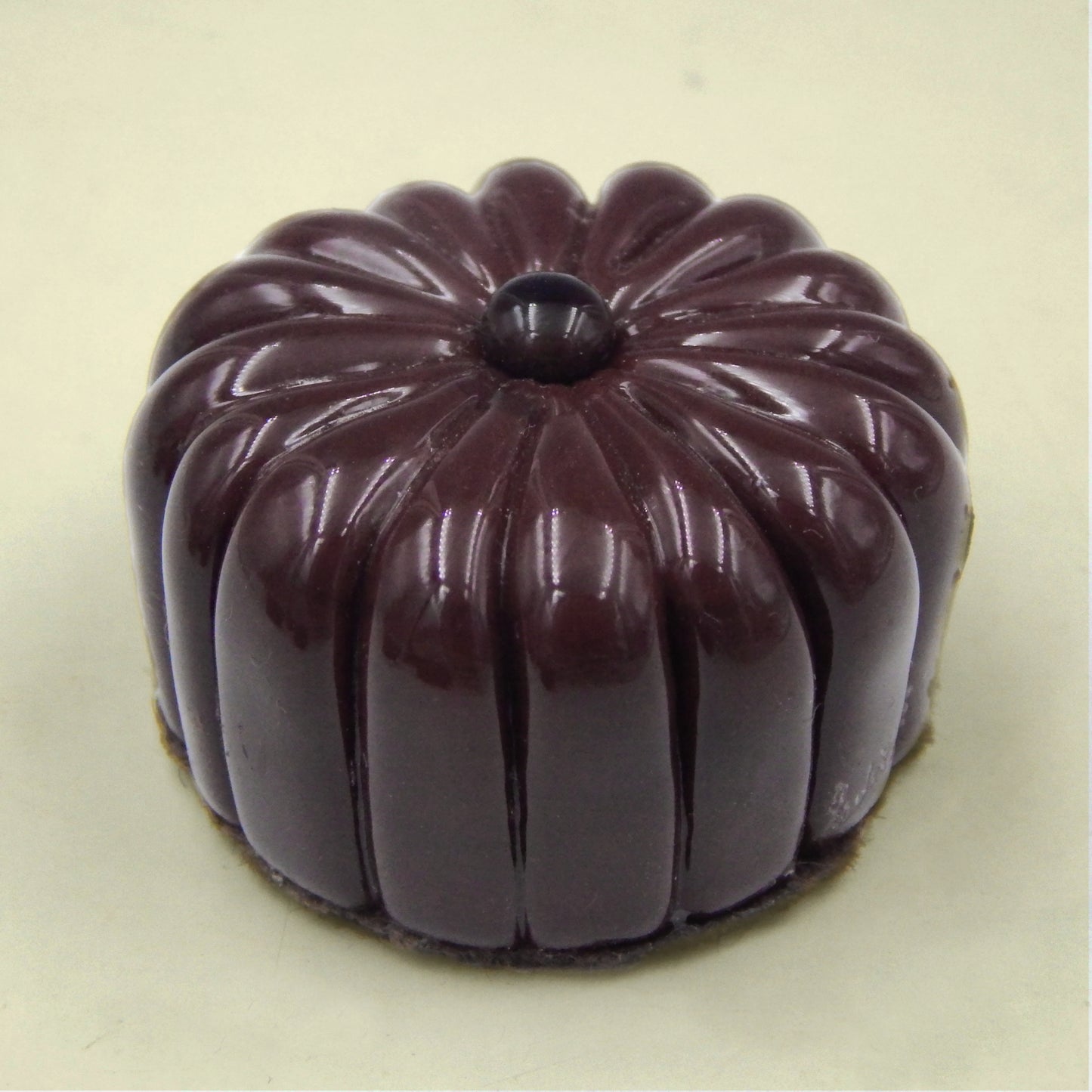 Art Glass Button Chocolate (13-027C)