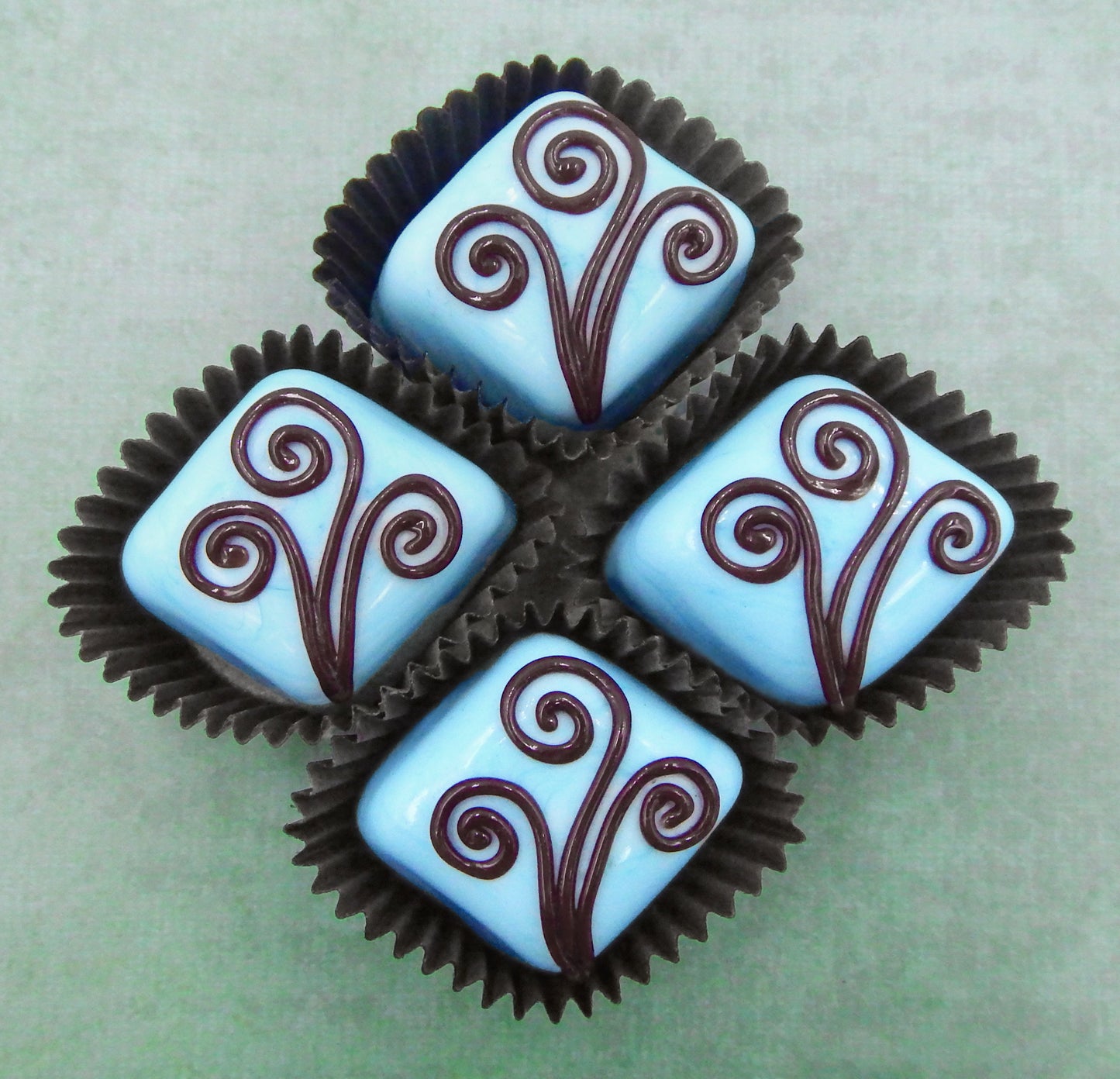 Chocolate Treats with Curls (16-105+)