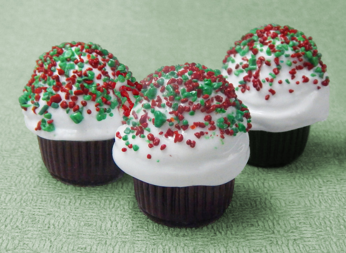 Christmas Sprinkles Mini Cupcake Truffle (27-126CWHN)