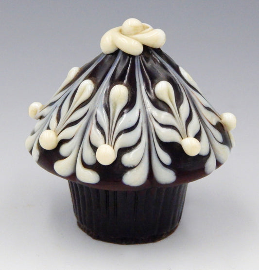 Chocolate & Vanilla Cupcake Truffle (27-301CCV)