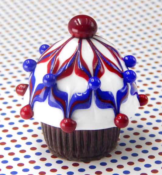 Patriotic Red, White & Blue Mini Art Glass Cupcake Truffle (27-306CWHE)