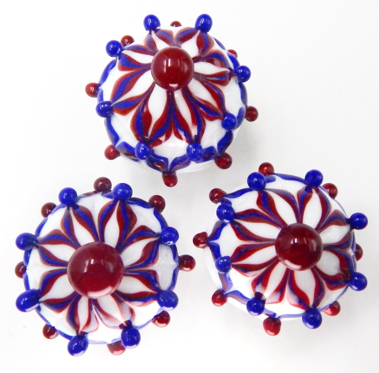 Patriotic Red, White & Blue Mini Art Glass Cupcake Truffle (27-306CWHE)