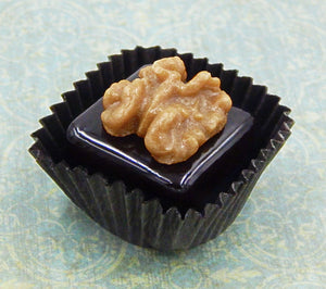 Chocolate with Walnut (12-030C)