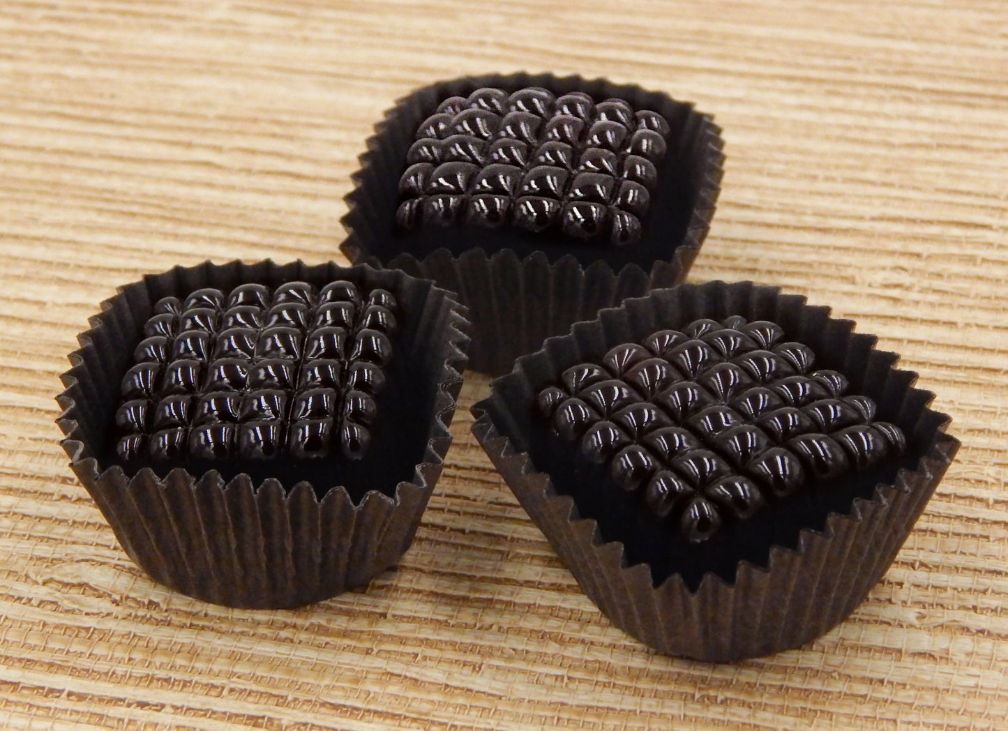 Dark Chocolate with Patterned Surface (13-024C)
