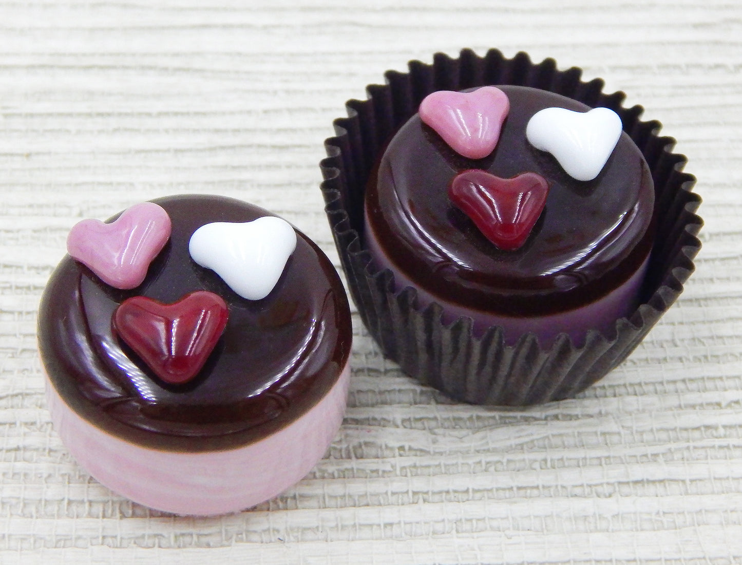 Chocolates with Three Mini Hearts - Assorted Colors (14-042+)