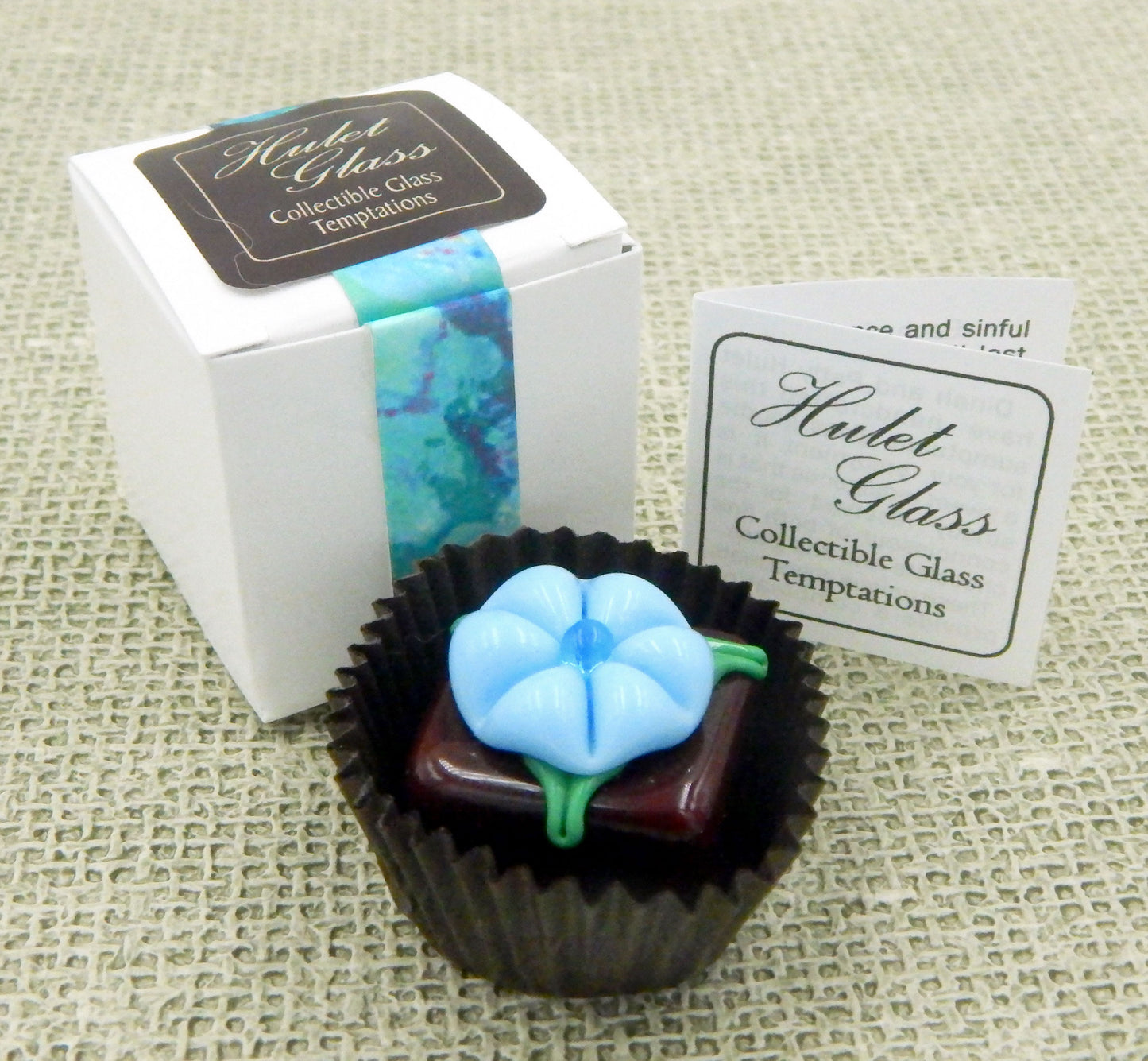 Chocolate Cube with Berry Blue Flower (15-024CBB)