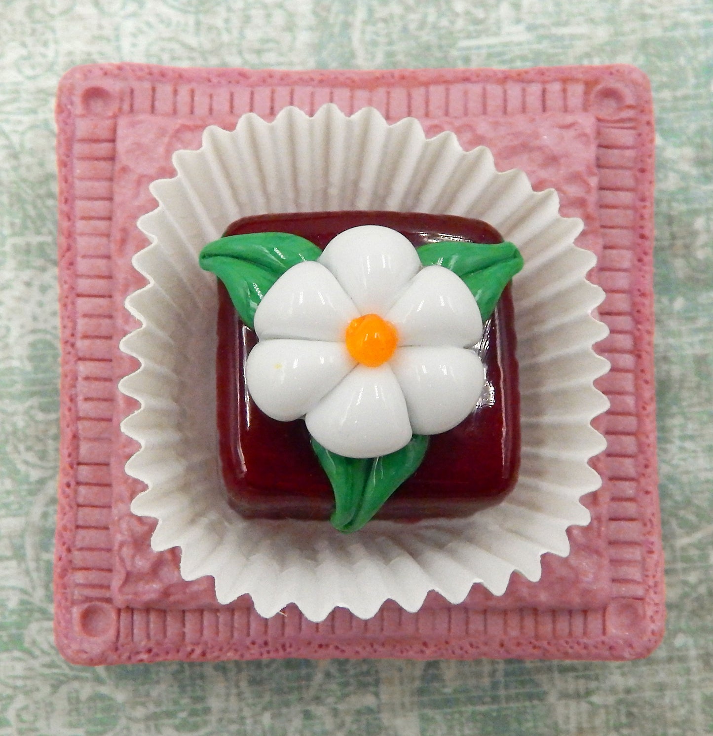 Deep Cherry Chocolate Cube with White Chocolate Flower (15-024HW)