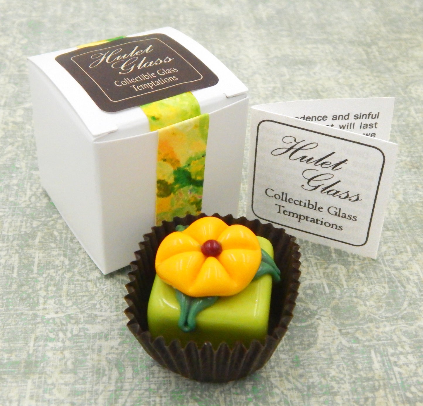 Pistachio Cube with Mango Flower (15-024PGH)