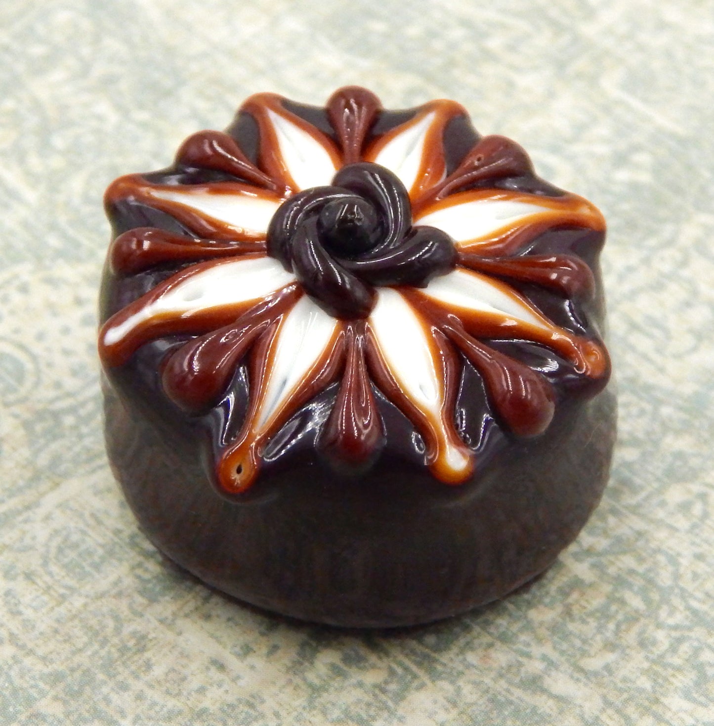 Chocolate Treat with Caramel & Vanilla Starflower (15-071CAV)