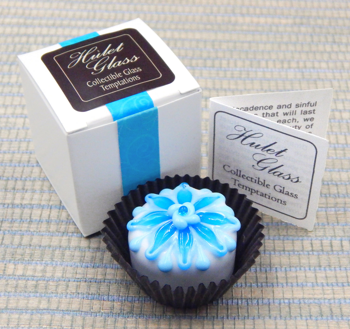 White Chocolate Treat with Berry Blue Starflower (15-071WBB)