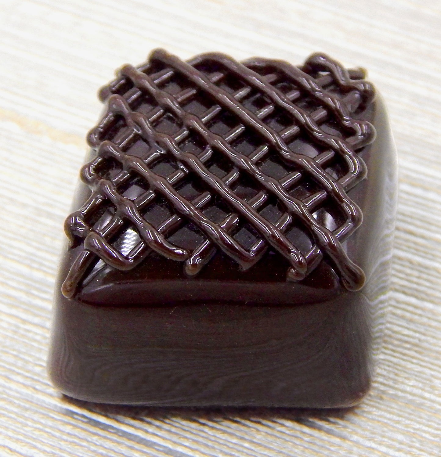 Dark Chocolate Mesh Treat (16-072C)