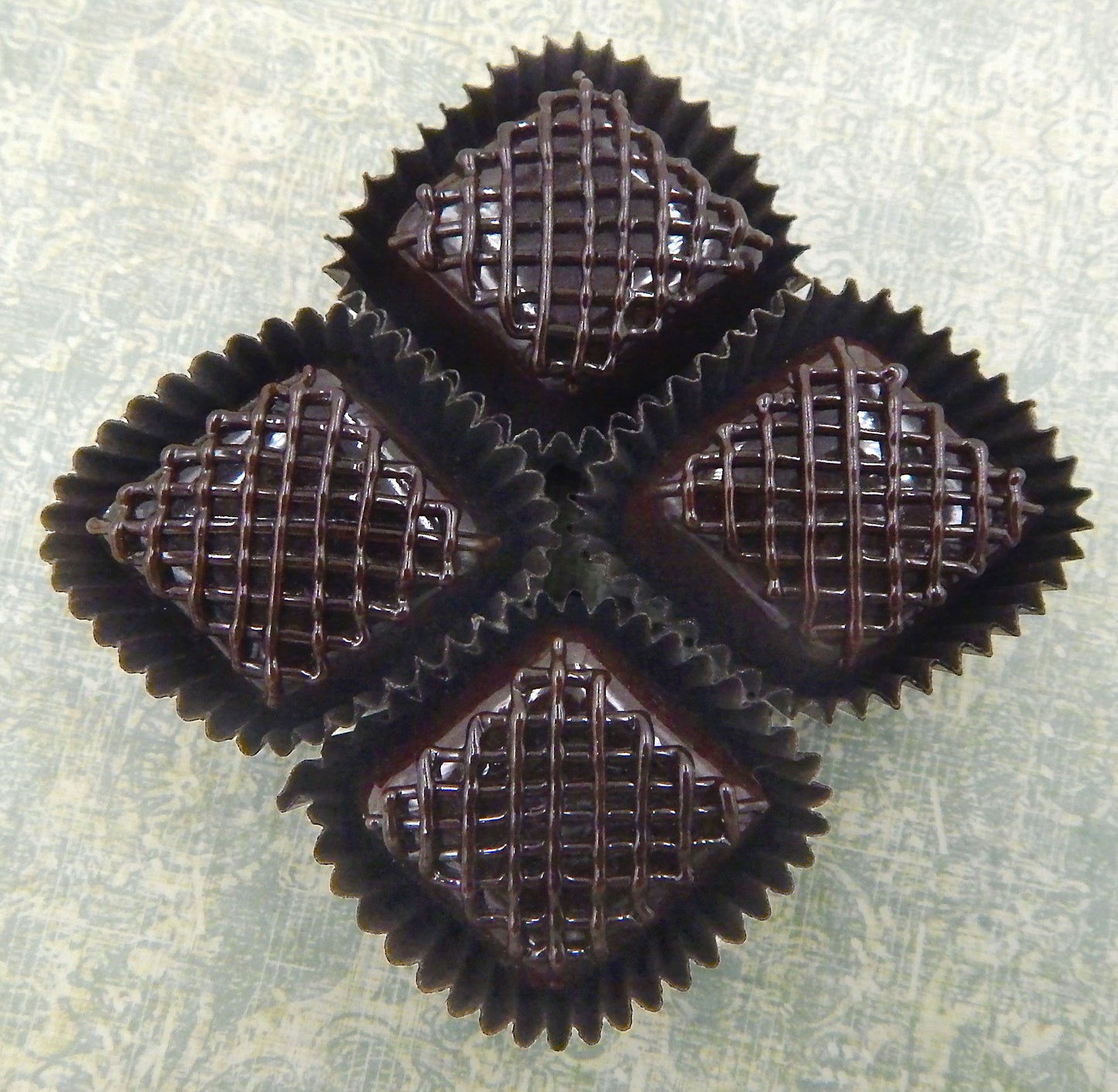 Dark Chocolate Mesh Treat (16-072C)