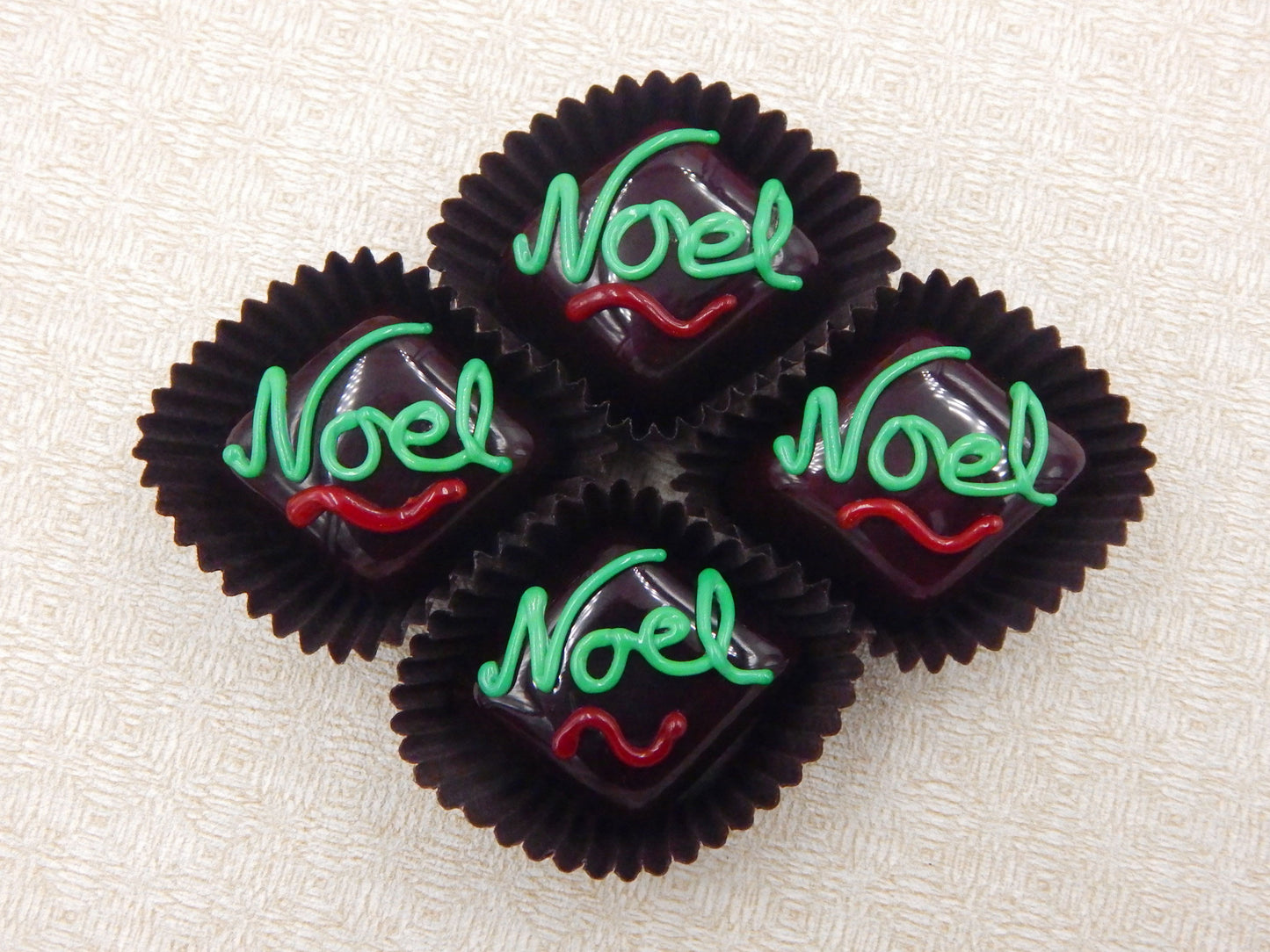 Chocolate with Christmas "Noel" (17-062+)