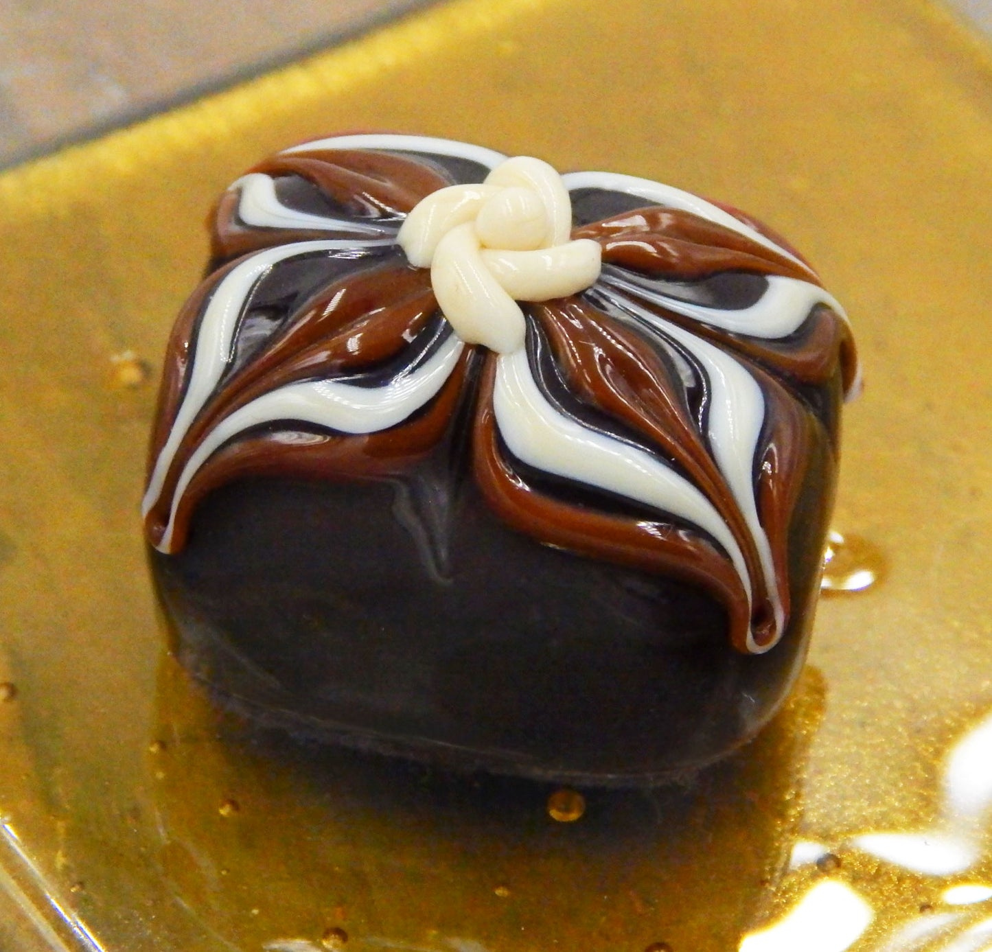 Chocolate, Caramel & Vanilla Treat (18-058CAV)