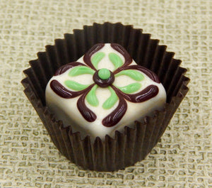 Vanilla Treat with Chocolate & Mint Design (18-060VCM)