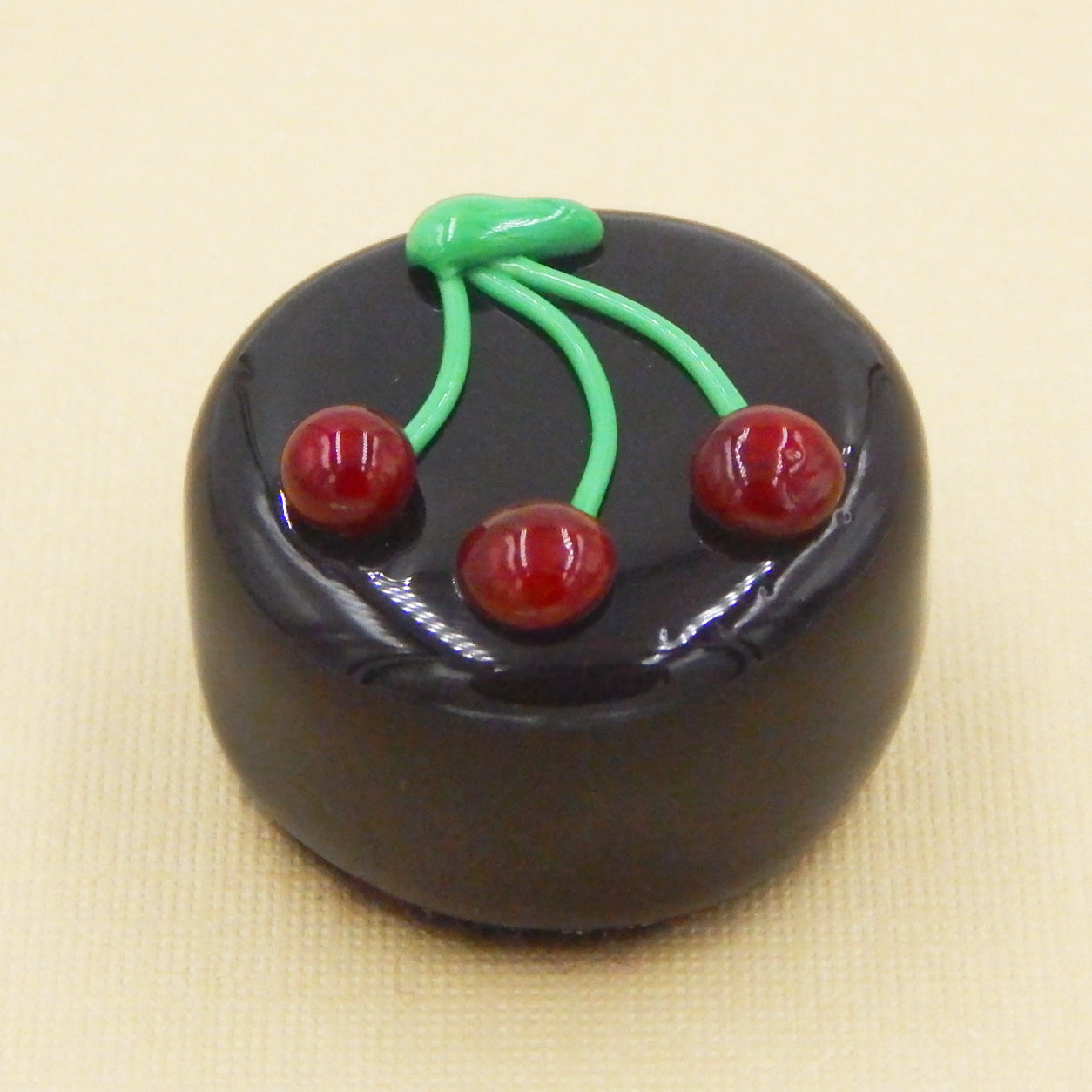 Cherry Chocolate (19-011C)