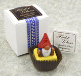 Gnome with Red Hat Petit Four (22-301L)