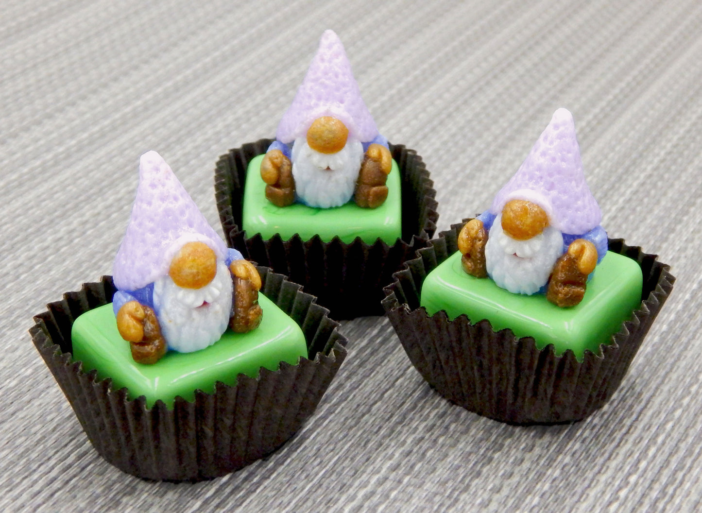 Gnome with Lavender Hat Petit Four (22-301M)