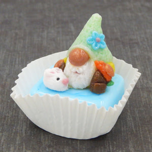Easter Gnome Petit Four Chocolate Treat (22-305B)