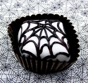 Spider Web Chocolate (25-012WK)