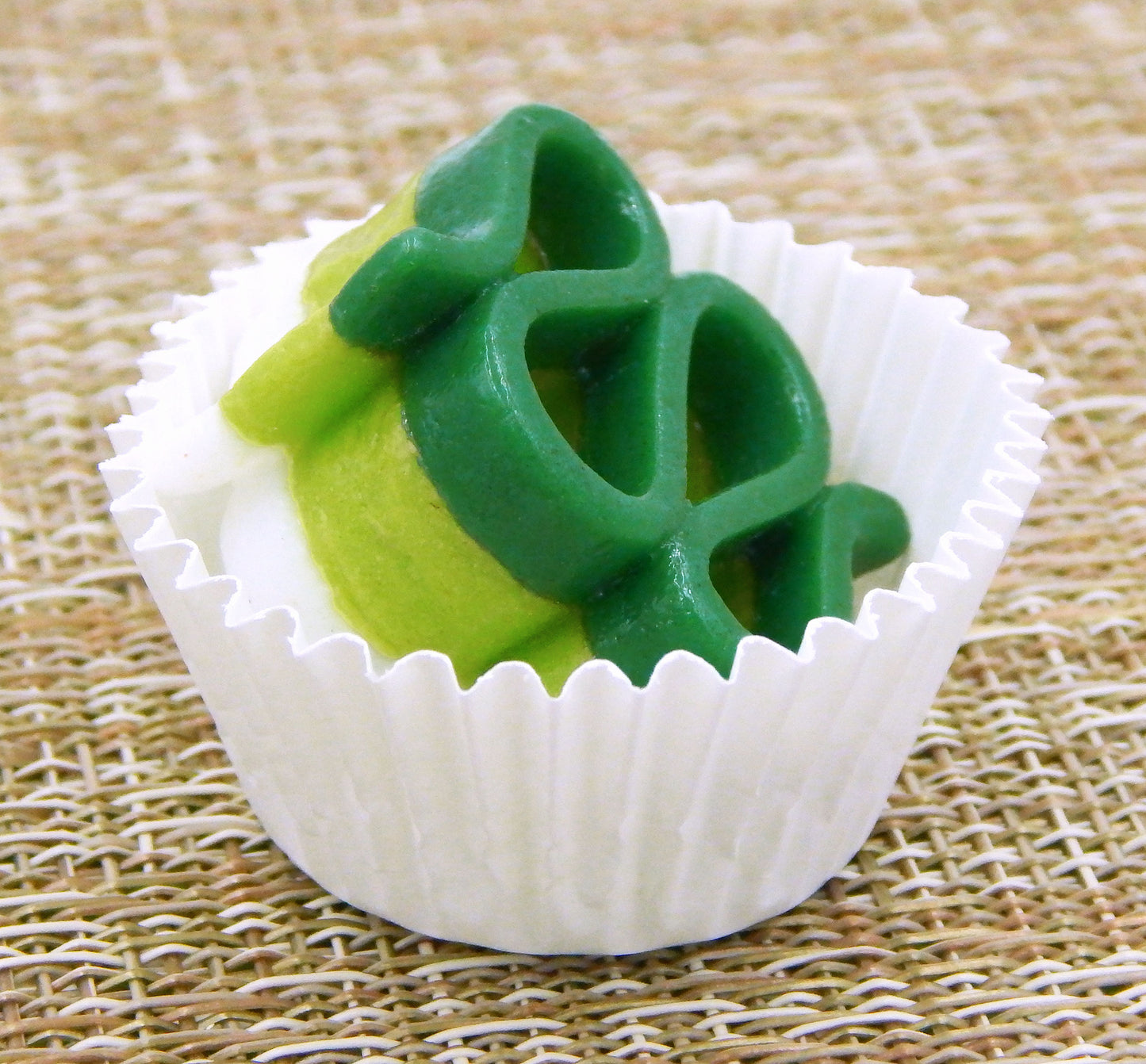 St. Patrick's Ribbon Candy Collectible Art Glass Treat (25-028NPW)