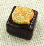 Aspen Leaf on Chocolate (25-331C)