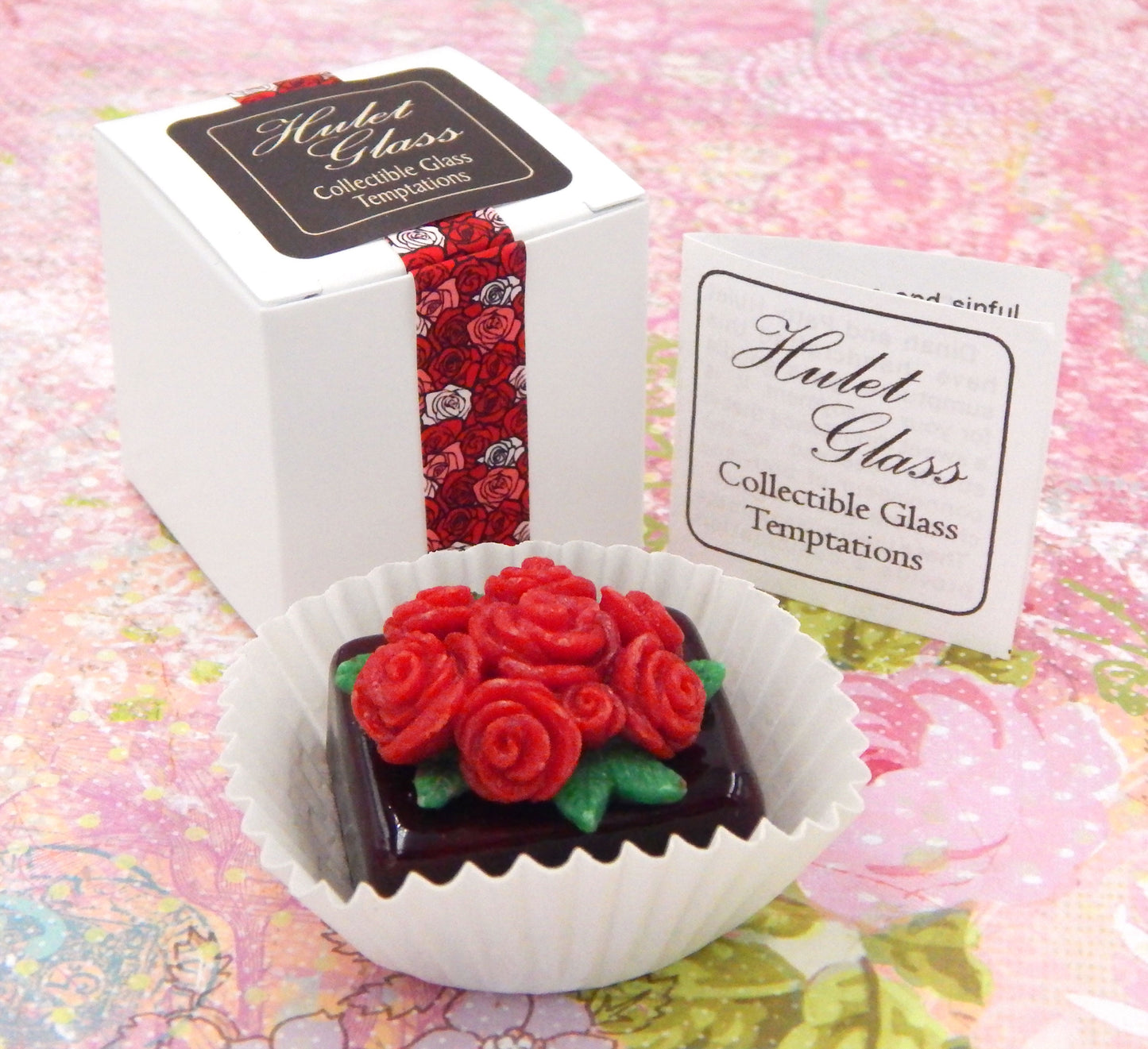 Red Rose Bouquet on Chocolate (81-124CH)