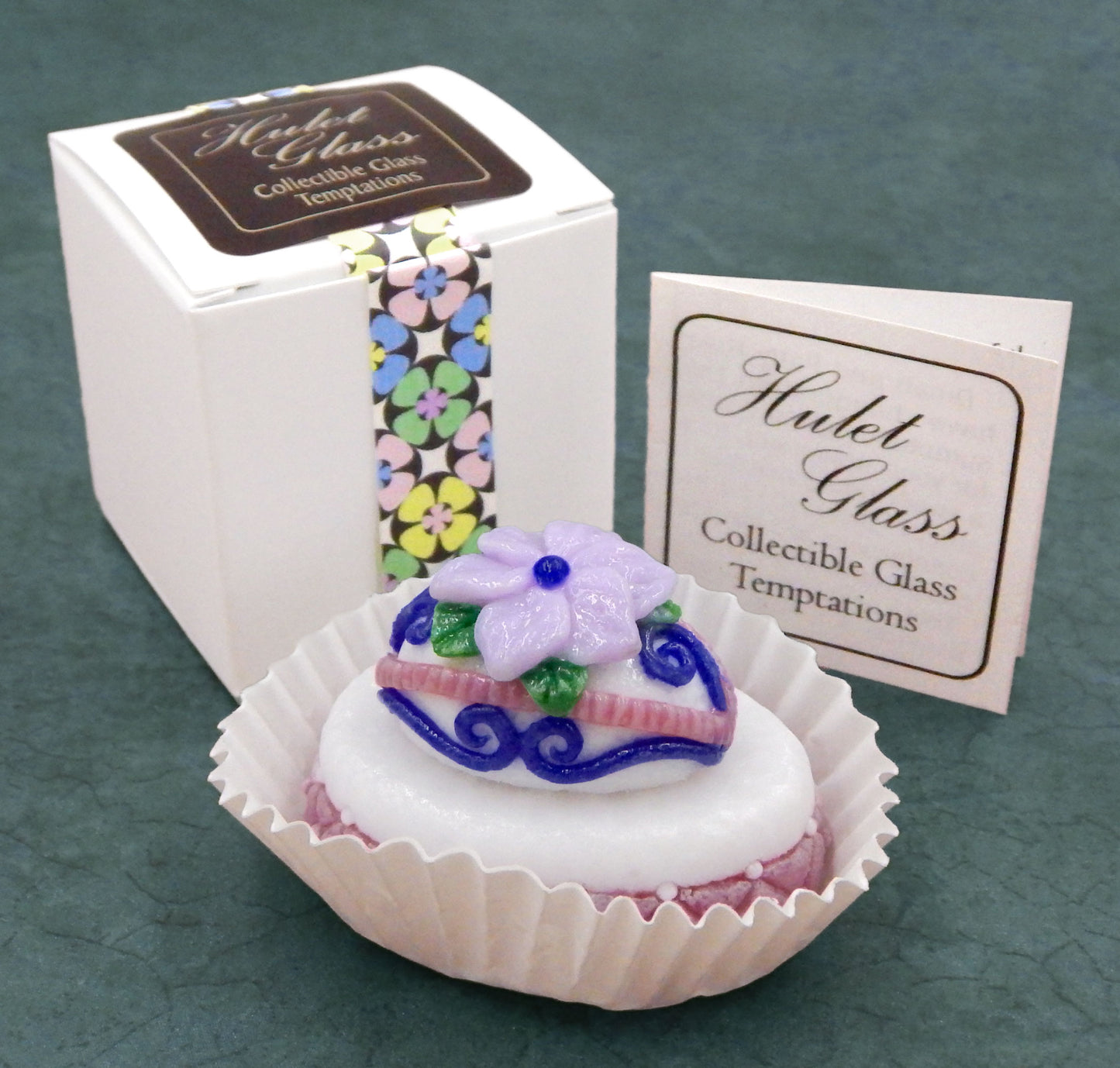 Easter Egg Petit Four with Flower (84-102)