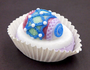Easter Egg Petit Four with Criss-Cross Design (84-106)