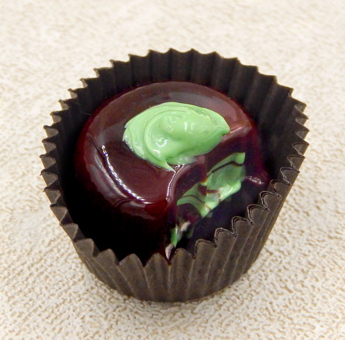 Bitten Chocolate with Mint Dollop & Chocolate with Mint Filling (B11-081CMMX)