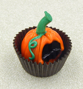 Bitten Pumpkin Treat with Dark Chocolate Filling (B25-037OC)