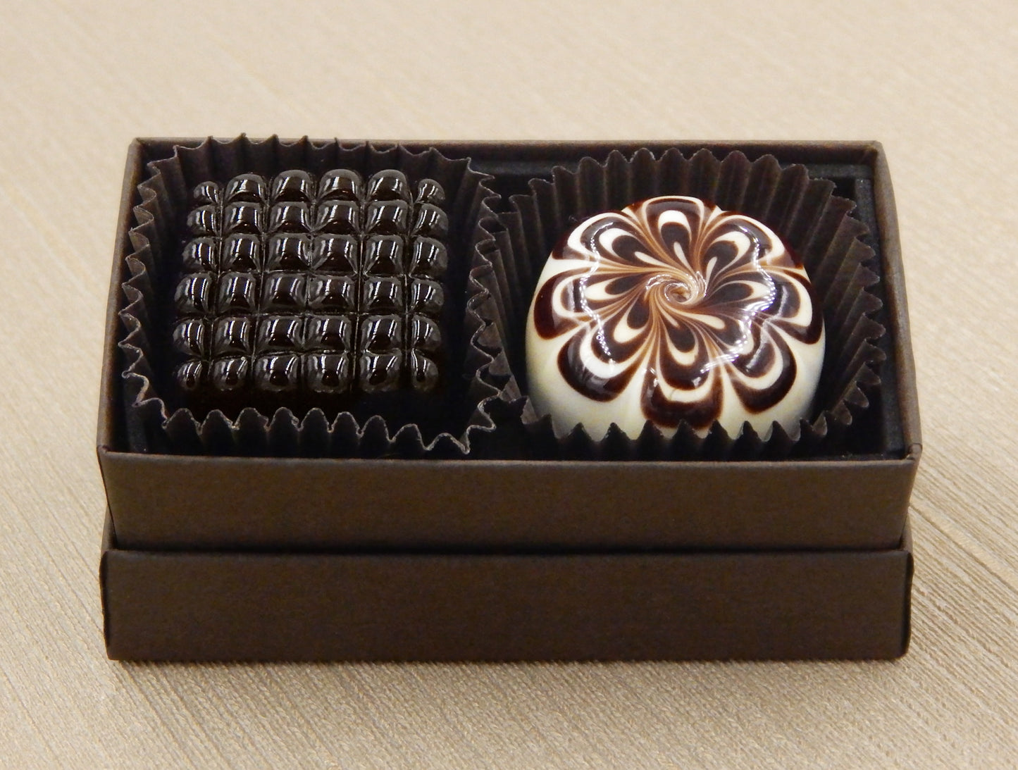 Box of 2 Art Glass Chocolates (BX2-0010)