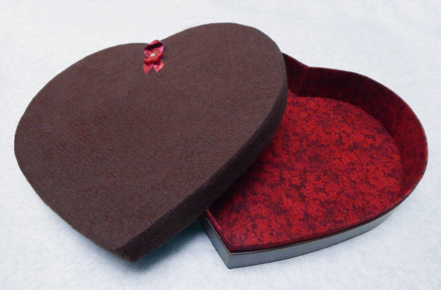 Empty Heart Box for Up to 36 Art Glass Chocolates (BxEH36)