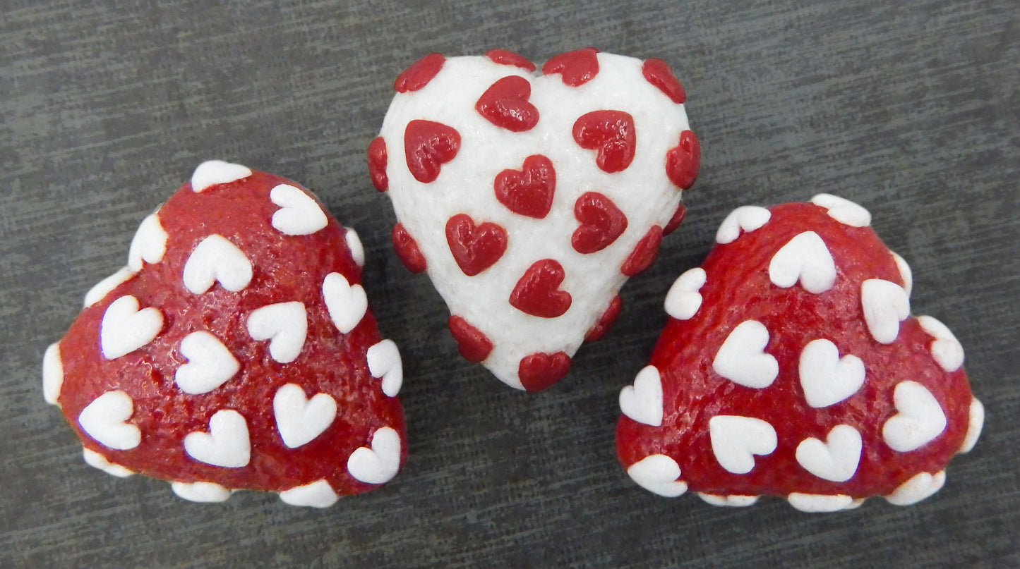 Glass Petit Four Heart ~ White with Red Hearts (HRT11-OO1WH)
